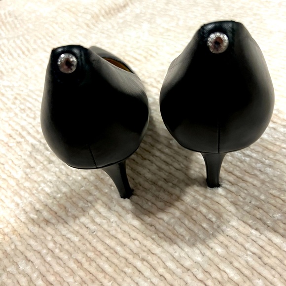 Michael Kors Black Leather Pointed Toe Pumps - Picture 4 of 10